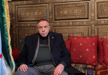 المعارض السابق مأمون الحمصي يعلن اعتصاماً هادئاً 