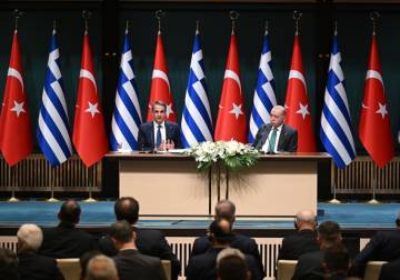 رئيس وزراء اليونان يؤكد أهمية الحوار وعلاقات حسن الجوار مع تركيا