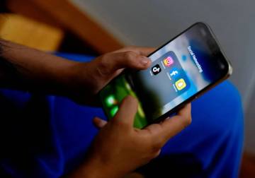 تركيا تقر قانونا يحظر وسائل التواصل الاجتماعي لمن دون 15 عاما