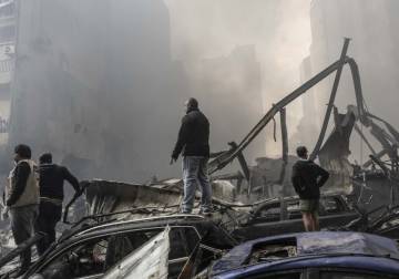 مئات القتلى والجرحى في غارات إسرائيلية مكثفة على لبنان