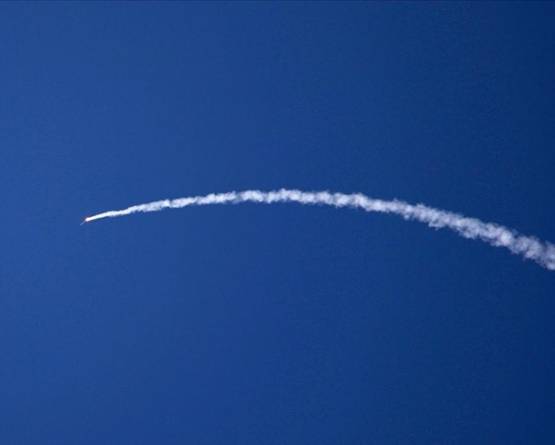 اعتراض مسيّرات وصواريخ بالسعودية والإمارات وحريق في البحرين