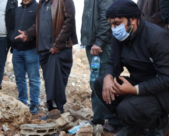 العثور على أربع مقابر جماعية شمال مدينة حمص