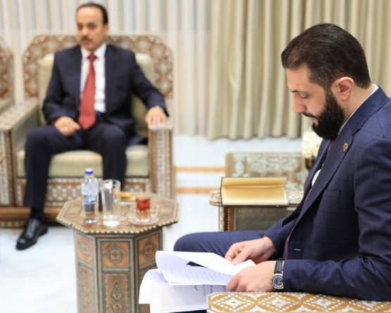 الشرع يتسلّم تقرير لجنة التحقيق في أحداث الساحل