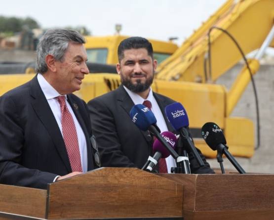 إدلب تحتفي بأيمن أصفري: مشاريع تنموية في زيارة هي الأولى منذ عقود 