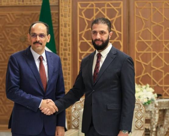 الرئيس الشرع يلتقي رئيس جهاز المخابرات التركي في دمشق
