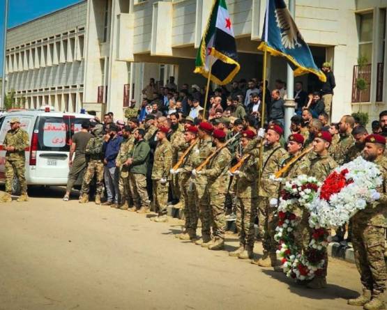 تشييع 5 عسكريين استشهدوا بانفجار مخلفات حربية في درعا