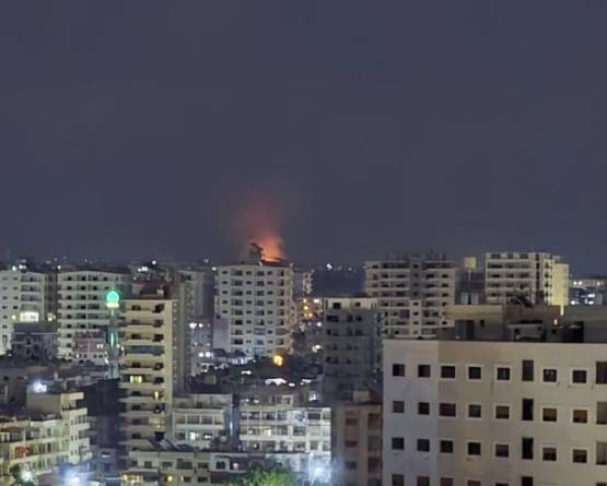 غارتان إسرائيليتان تستهدفان محيط حمص واللاذقية