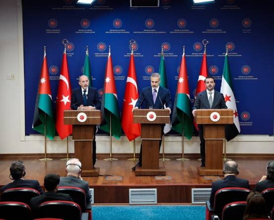 وزراء خارجية سوريا وتركيا والأردن: شراكة جديدة لبناء سوريا مستقرة ورفض الانتهاكات الإسرائيلية