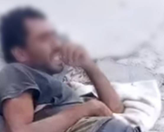 مقاتل ومعتقل سابق يجوب الشوارع فاقداً عقله منذ التحرير