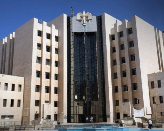 القضاء السوري يُصدر مذكرات توقيف غيابية بحق مسؤولين من 