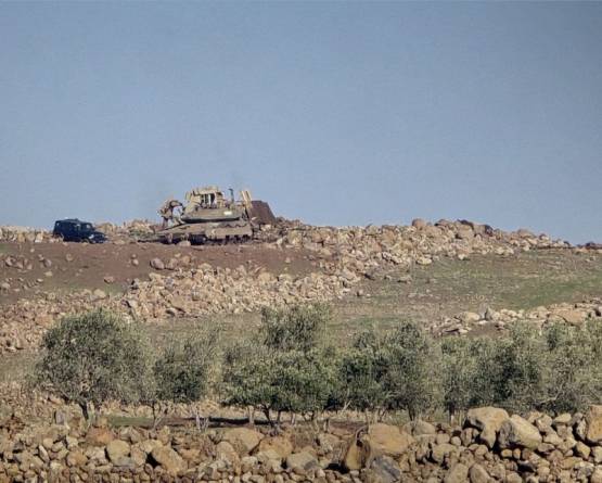 توغل إسرائيلي في ريف القنيطرة الجنوبي واعتقال شاب وتجريف أراضٍ