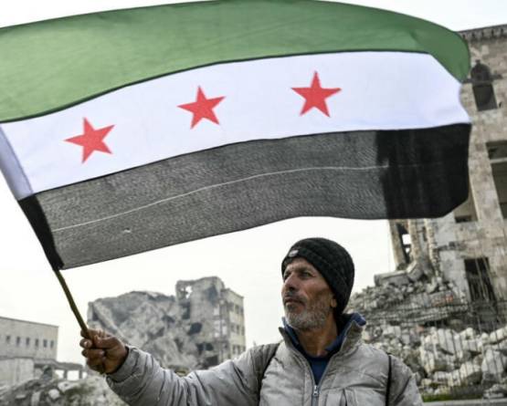 وعد على الرفوف: معاناة موظفي الثورة السورية بين لجنة انتهت وعقود هجينة 