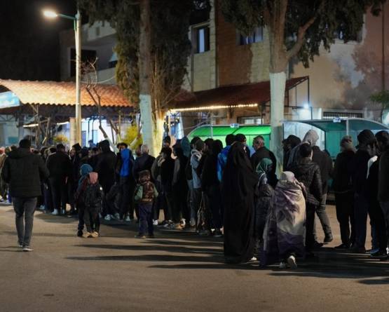 عبور 200 ألف شخص من لبنان إلى سوريا بسبب الهجمات الإسرائيلية