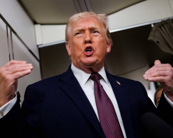 ترامب: رسوم 25 بالمئة على الدول المتعاونة تجاريا مع إيران 