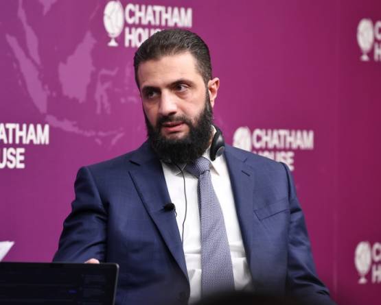 الشرع من لندن: بدء جلسات البرلمان الجديد الشهر القادم واستثمار اللاجئين أولوية