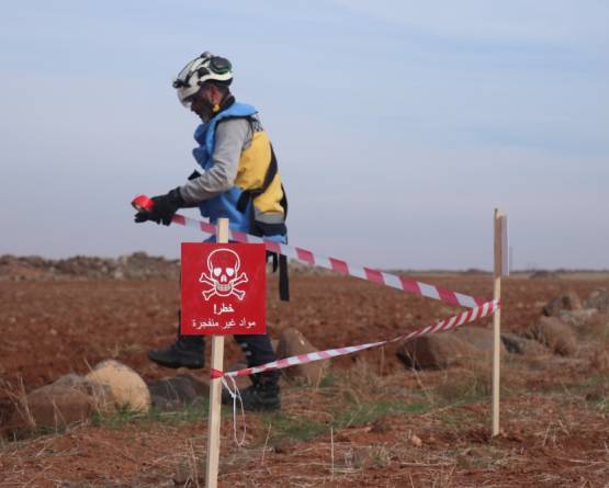 مقتل ثلاثة شبان بانفجار لغم أرضي في ريف حماة