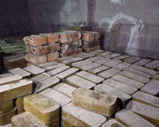 تفكيك متفجرات وضبط أسلحة لـ