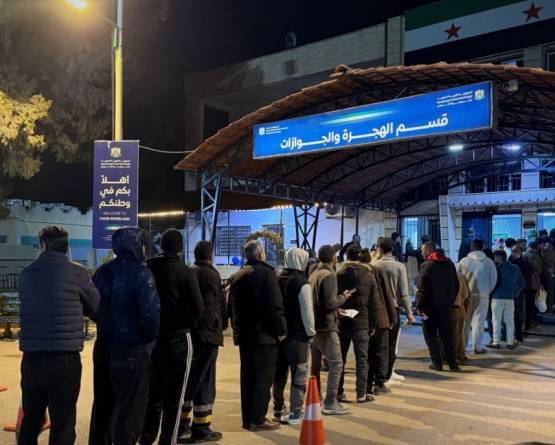 تزايد حركة العائدين.. نحو 11 ألف مسافر يعبرون منفذي 