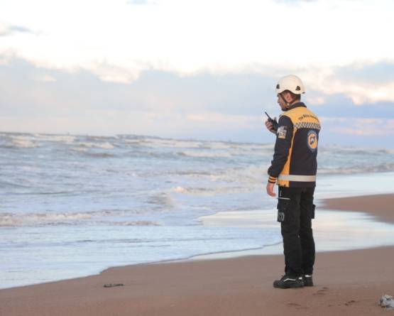 انقلاب قارب صيد قبالة طرطوس يسفر عن وفاة شخصين وفقدان ثالث