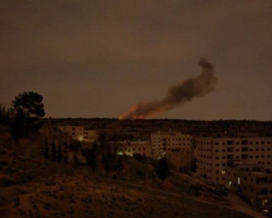 إعلام عبري: غارة إسرائيلية تستهدف شاحنة أسلحة داخل الأراضي السورية