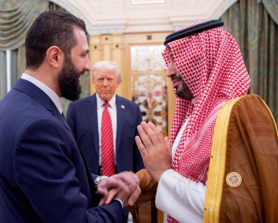 ترامب: الشرع شاب جذاب ومقاتل.. لديه فرصة لتماسك سوريا