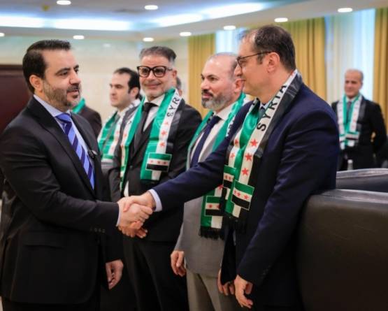 الشيباني يوقع قراراً بإعادة الدبلوماسيين المنشقين عن النظام البائد