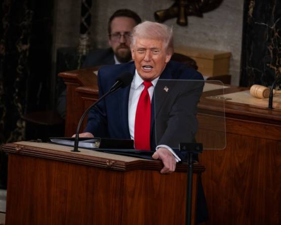 ترامب: لن نسمح لإيران بامتلاك سلاح نووي ونفضل الحل الدبلوماسي