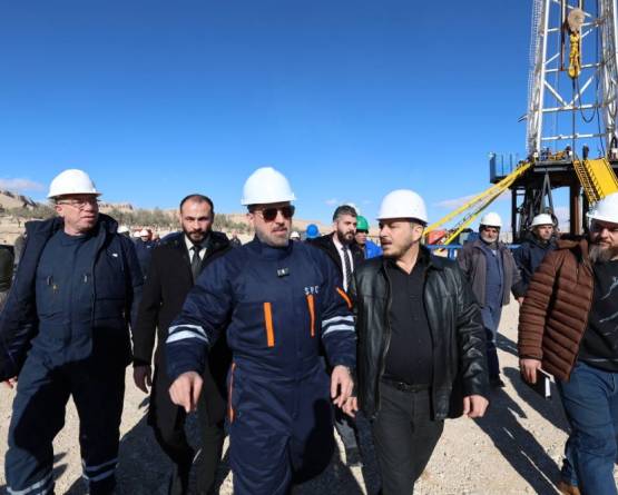 بخبرات وطنية.. الشركة السورية للبترول تبدأ حفر أول بئر استكشافية للغاز في 