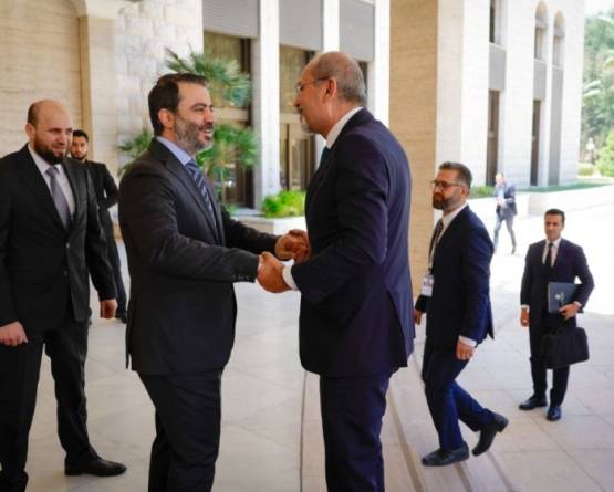 سوريا والأردن يعلنان تأسيس مجلس تنسيقي أعلى ويؤكدان: رفع العقوبات نقطة تحوّل في التعاون الإقليمي
