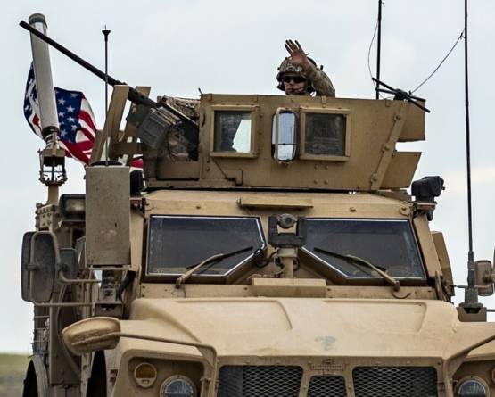 الولايات المتحدة تبدأ الانسحاب من آخر قاعدة عسكرية لها بسوريا