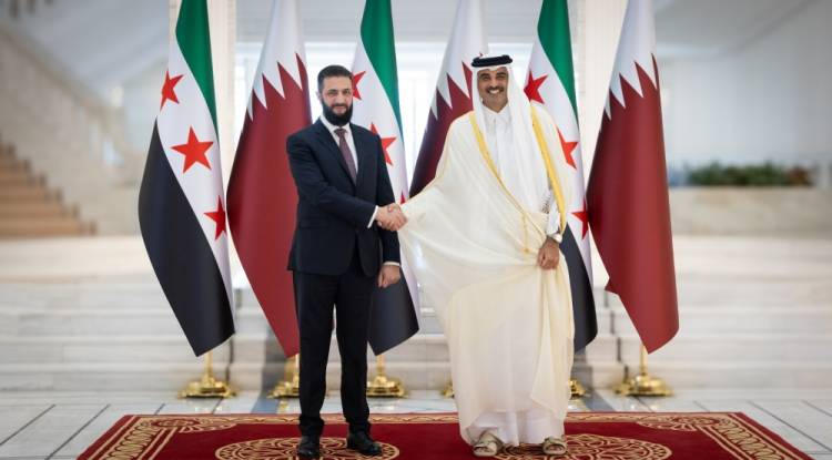 الرئيس الشرع يبحث مع أمير قطر العلاقات الثنائية والتطورات الإقليمية