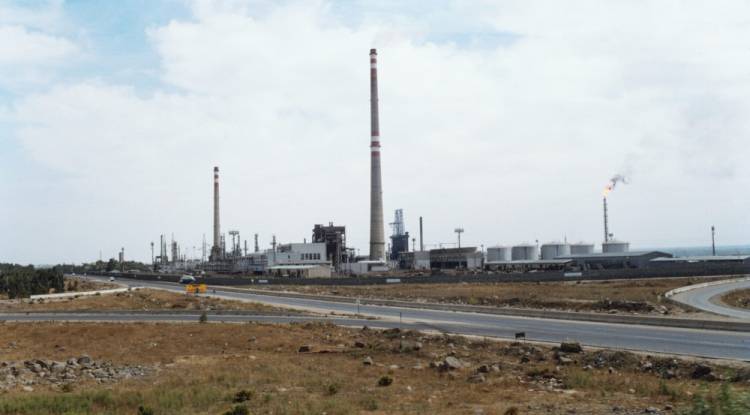 وثائق تكشف: فساد ضخم في مصفاة حمص بـ 300 مليار ليرة سورية وتهريب الوقود لصالح