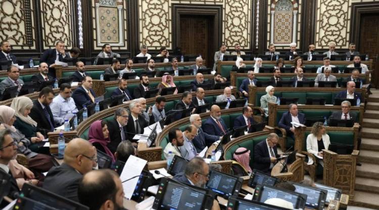 أعضاء مجلس الشعب يطالبون بجلسة استماع لوزير الطاقة على خلفية رفع أسعار المحروقات