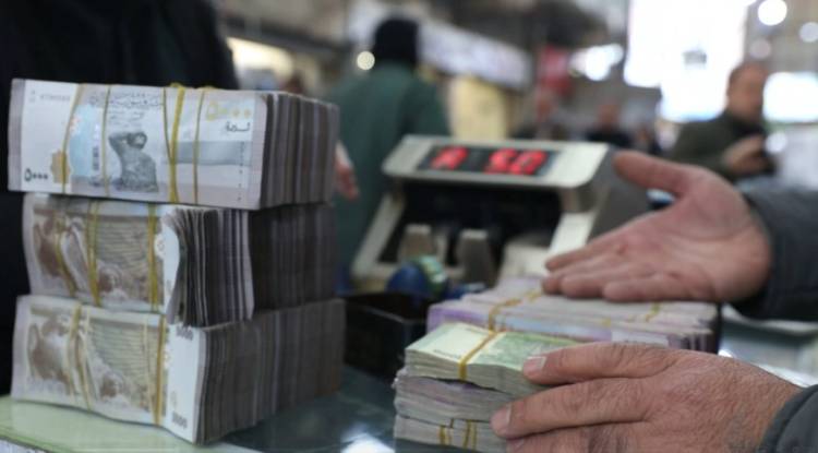 في ذكرى التحرير.. كيف تغيّر سعر صرف الليرة خلال سنة؟