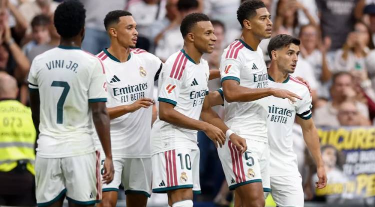 ريال مدريد يكتسح ملقة برباعية في الدوري الإسباني