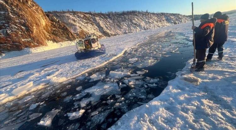 روسيا.. مصرع 8 سياح إثر سقوط حافلة في بحيرة متجمدة