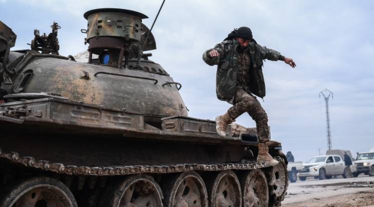 استشهاد جنديين وإصابة آخرين بنيران 