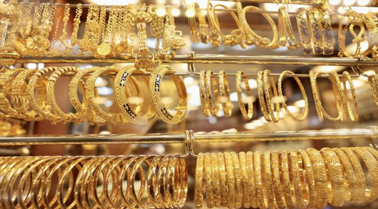 ارتفاع أسعار الذهب 2 بالمئة بعد الهجمات على إيران