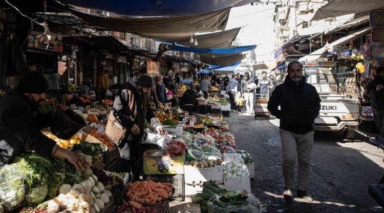 إلى متى سيظل السوريون يتلقون صدمات رفع الأسعار؟