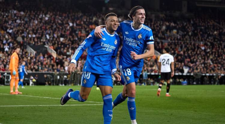 ريال مدريد يفوز على فالنسيا ويواصل ملاحقة برشلونة