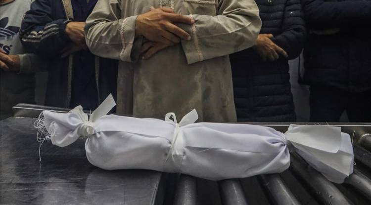وفاة رضيع فلسطيني جراء البرد القارس في غزة
