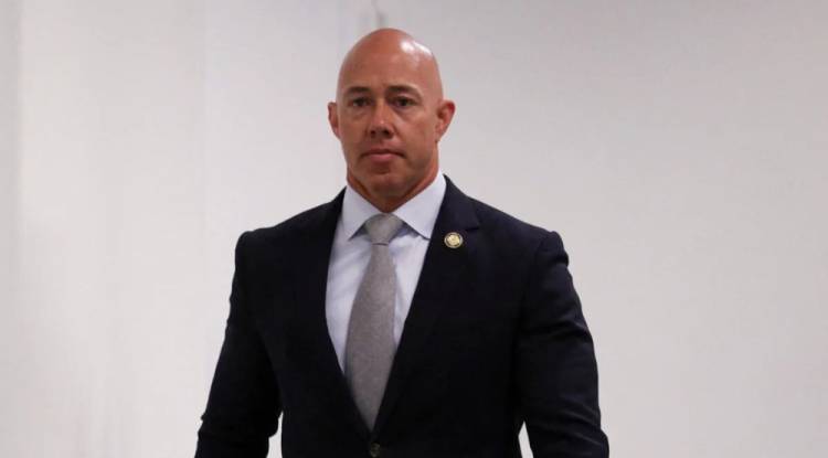 رئيس لجنة الشؤون الخارجية في الكونغرس يعلن دعمه للإلغاء الكامل لعقوبات 