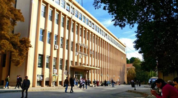 ملايين الليرات مقابل حلم التخرج.. عندما تصبح الجامعات السورية لمن يستطيع إليها سبيلاً