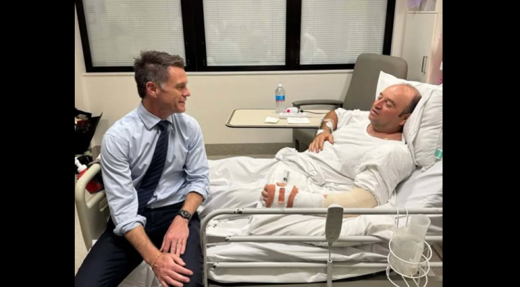 سوري يتحوّل إلى بطل وطني في أستراليا بعد إحباط هجوم مسلّح في سيدني