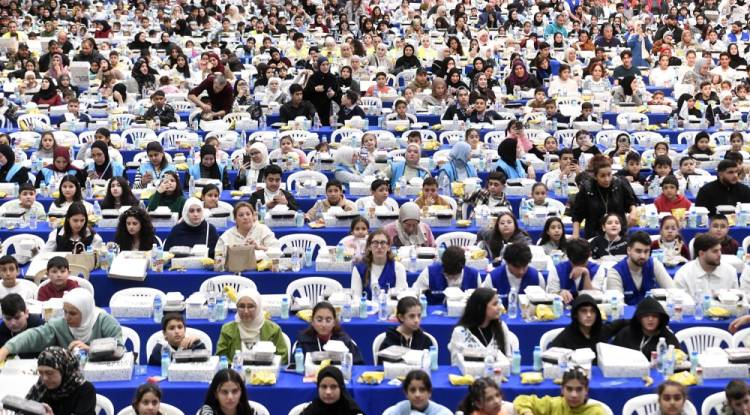 5700 صائم.. لبنان يقيم 