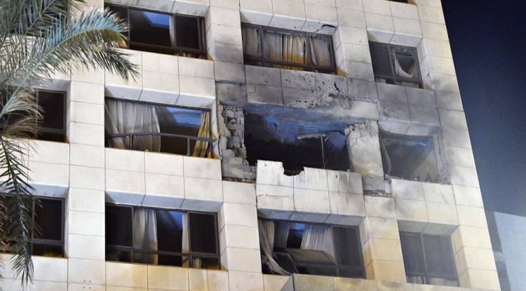 مقتل 4 أشخاص وإصابة 10 في غارة إسرائيلية على فندق ببيروت