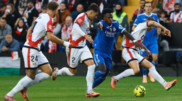 ريال مدريد يتعثّر أمام فايكانو في