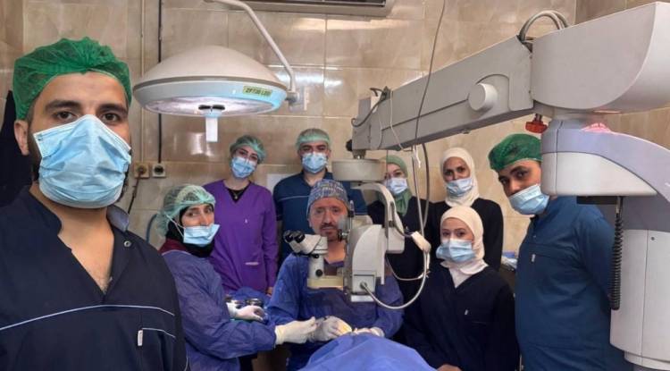 نجاح أول عملية زرع قرنية في مشفى العيون الجراحي بحلب
