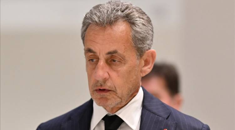 بعد 20 يوما في السجن.. إفراج مشروط عن ساركوزي