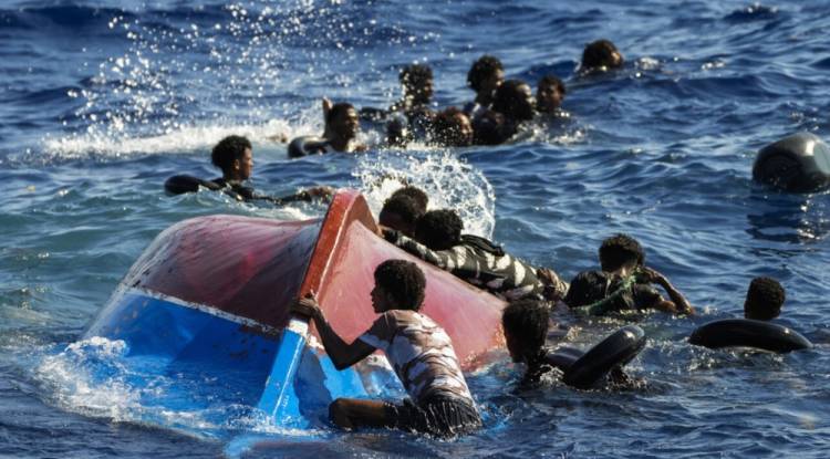 سفينة تركية تنقذ 48 مهاجرا سودانيا في البحر المتوسط